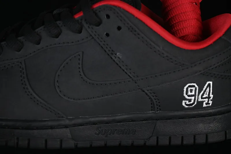 All Categories Nk SB Dunk Series Nk SB Dunk Low Low-top sneakers Supreme x Nike Dunk SB Dunk Low joint black low-top casual skateboard shoes HQ8487-001